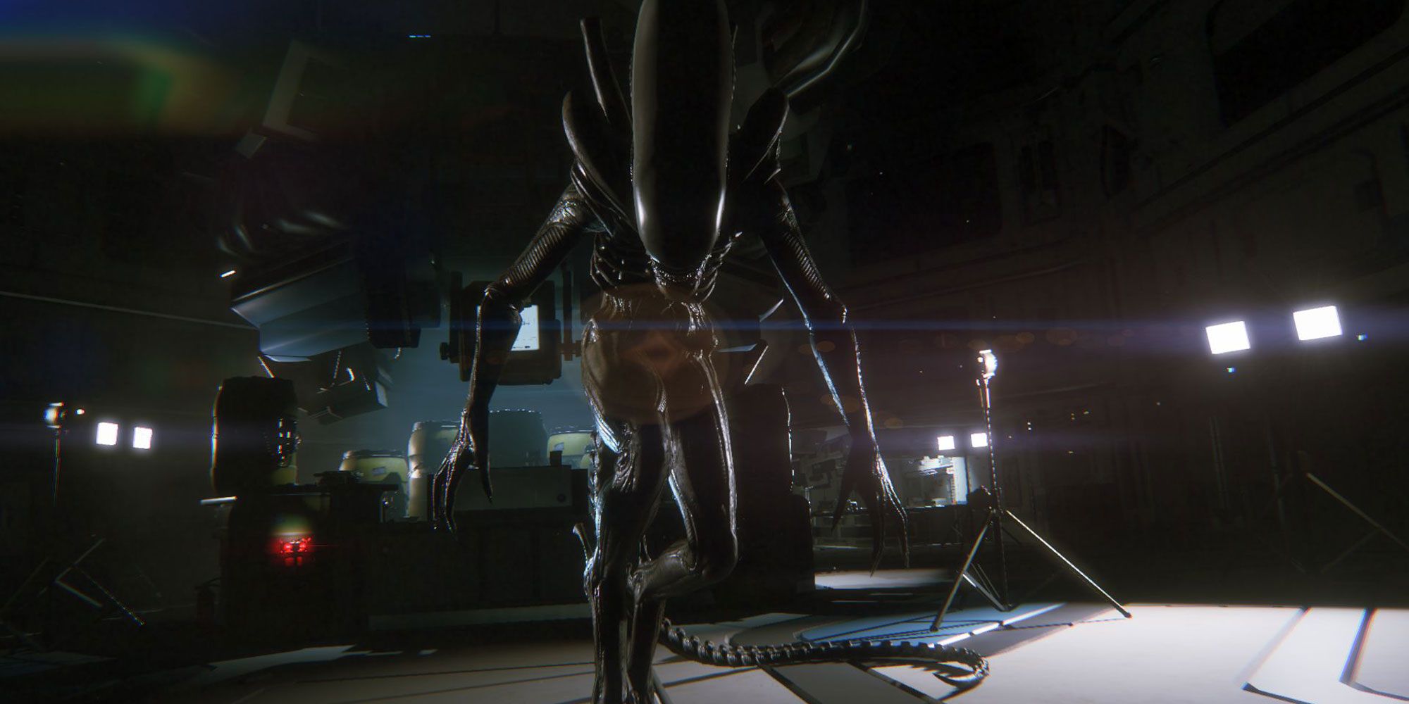 Alien Isolation Xenomorph walking toward player